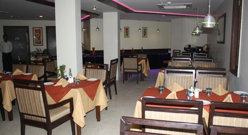 Hotel Classic Diplomat New Delhi Restoran gambar
