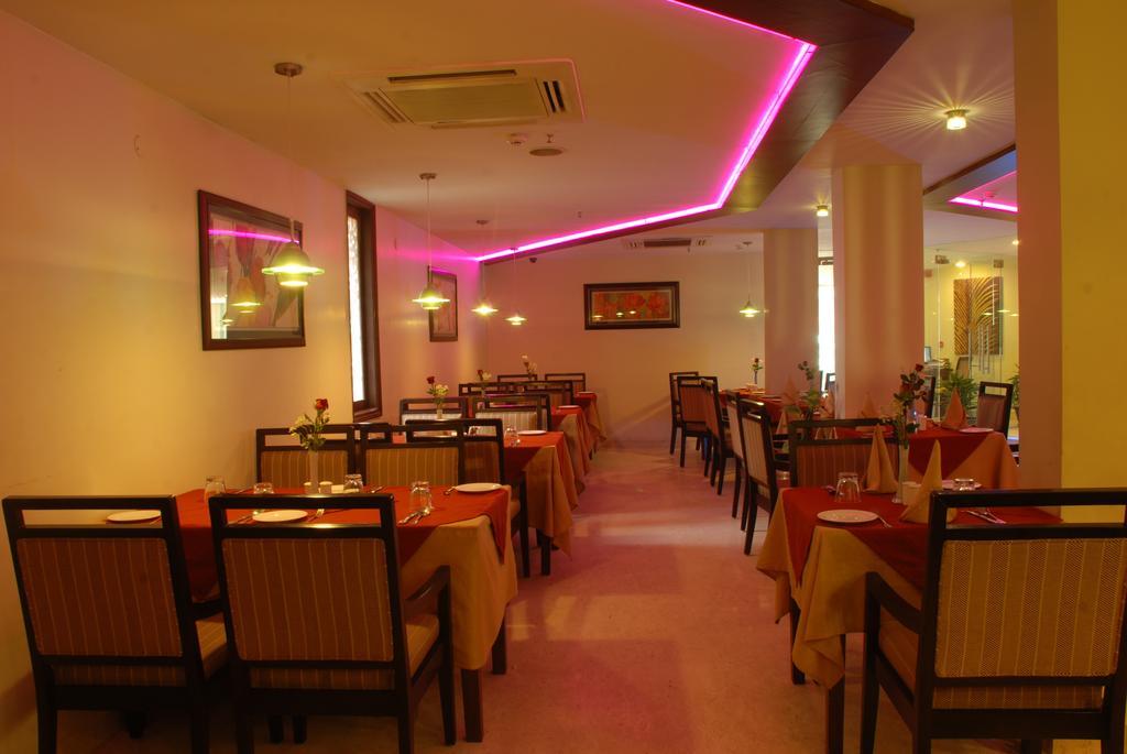 Hotel Classic Diplomat New Delhi Luaran gambar