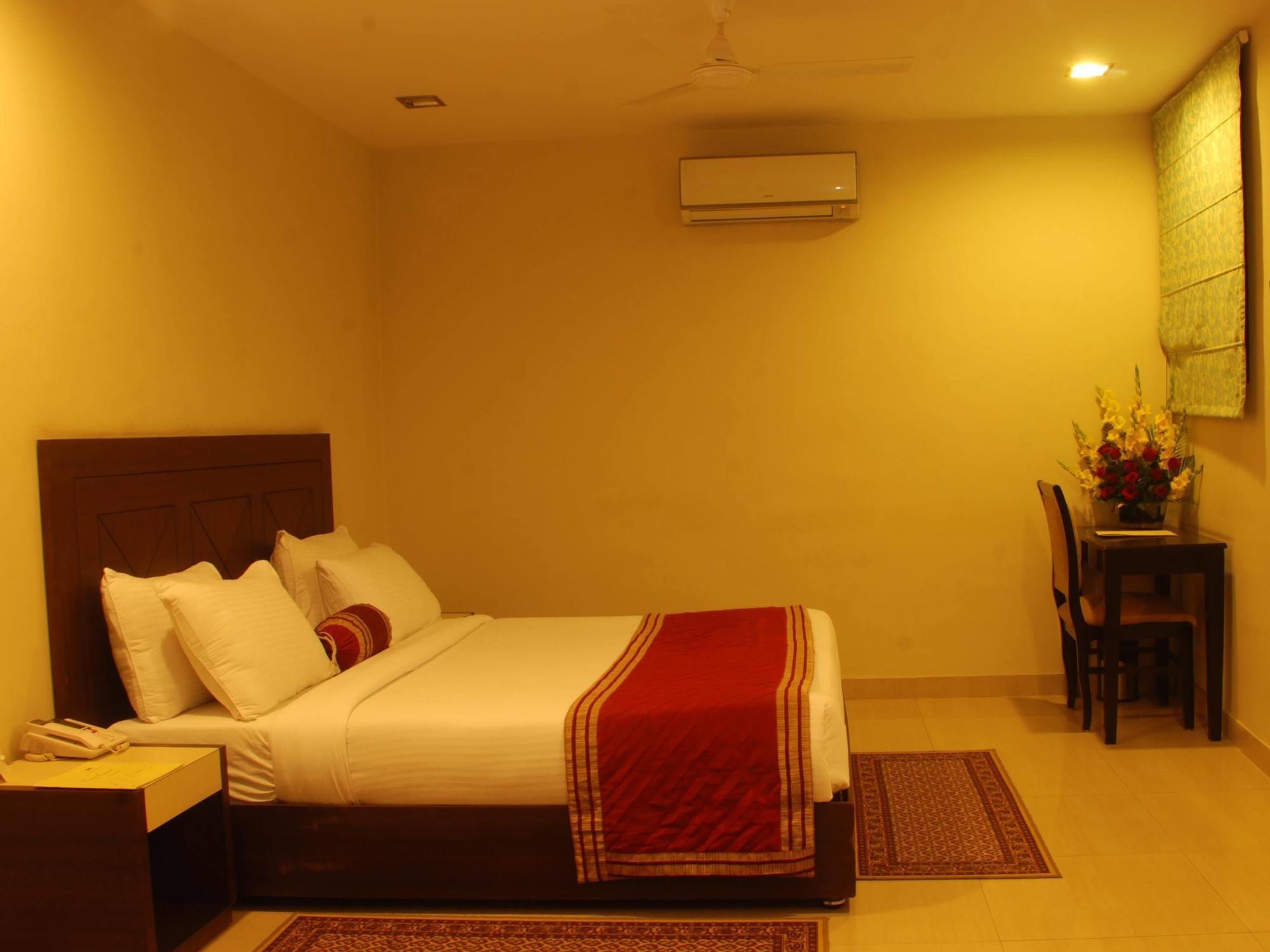 Hotel Classic Diplomat New Delhi Luaran gambar